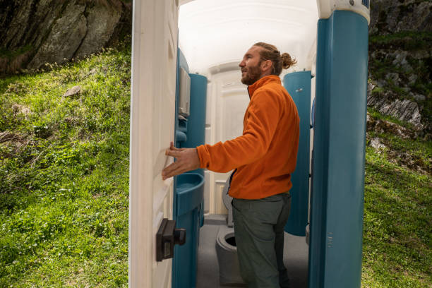Porta potty delivery and setup in Jackson Center, OH